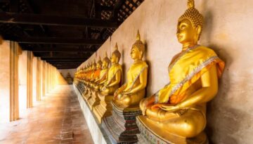 corridor-with-buddha-statues-wat-phutthaisawan-temple-ayutthaya-thailand_554837-870