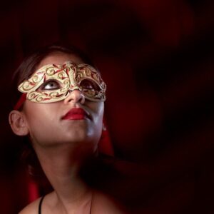 mysterious-woman-with-carnival-mask_23-2148777043