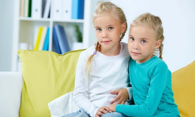 Jak nagradzać bliźniaków? Indywidualne podejście do motywacji dziecka